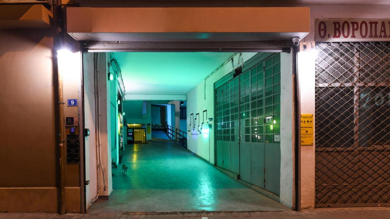 Monastiraki #Wallsfree Citycenter- Unspoiled Athens Apartments Kültér fotó